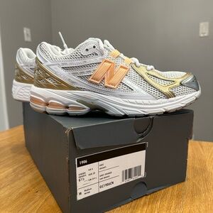 *Brand New* New Balance White and Gold Sneakers 6.5 size